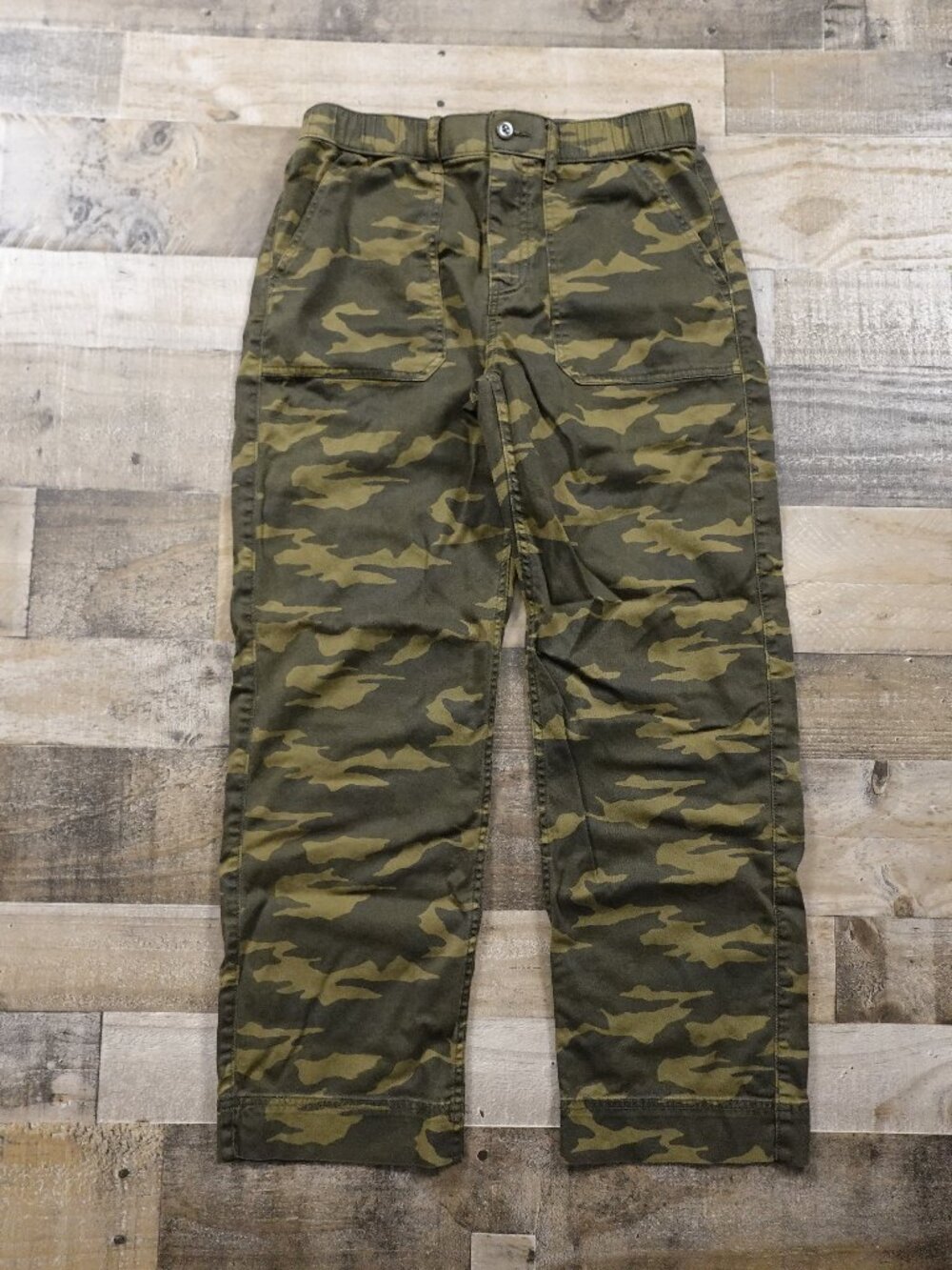 American Eagle AE Ex-Boyfriend Pants Women’s Small Green Camo Stretch Utility